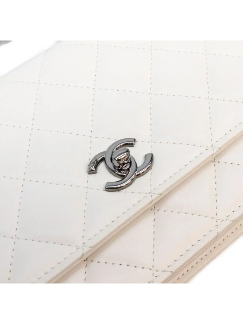 Chanel White Lambskin Silver Chain Top Handle Wallet Shoulder Bag
